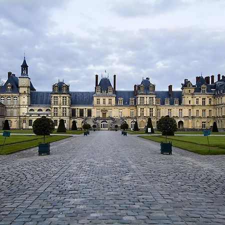 Hotel Restaurant Napoleon Fontainebleau Exterior foto
