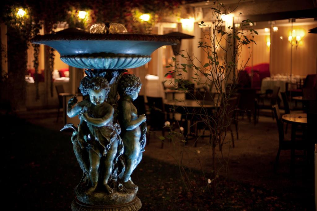 Hotel Restaurant Napoleon Fontainebleau Exterior foto